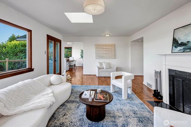 1502 35th Avenue S, Seattle, WA 98144