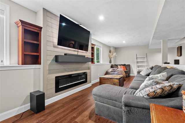 25015 Silver Oaks Boulevard, Mattawan, MI 49071