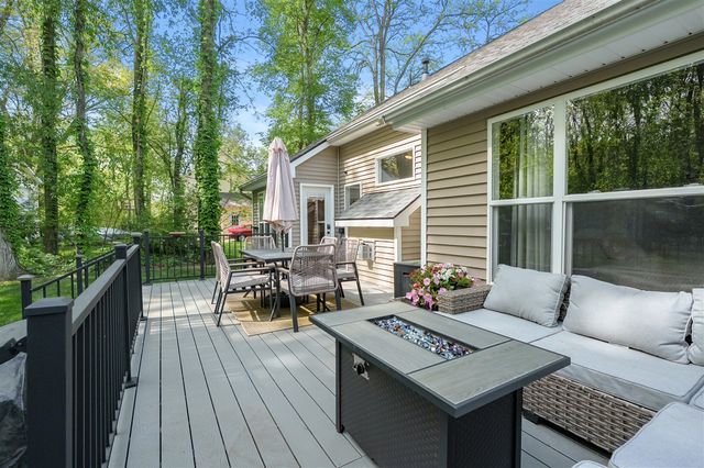 25015 Silver Oaks Boulevard, Mattawan, MI 49071