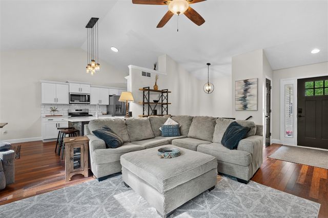 25015 Silver Oaks Boulevard, Mattawan, MI 49071