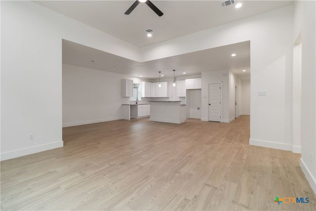 12 Meadow Oak Court, Wimberley, TX 78676