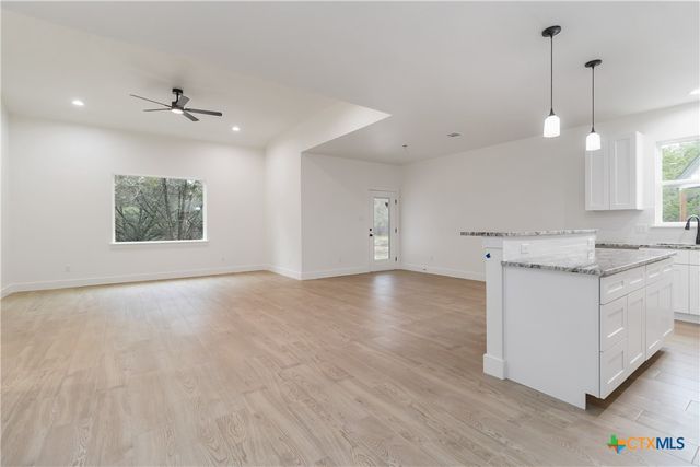 12 Meadow Oak Court, Wimberley, TX 78676