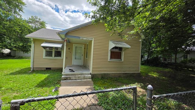 819 S & 819 1/2 Connor Avenue, Joplin, MO 64801