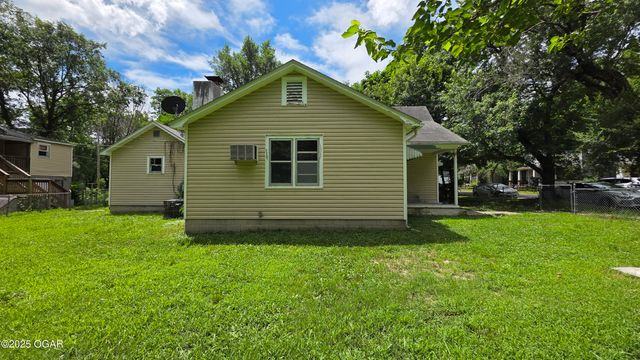 819 S & 819 1/2 Connor Avenue, Joplin, MO 64801