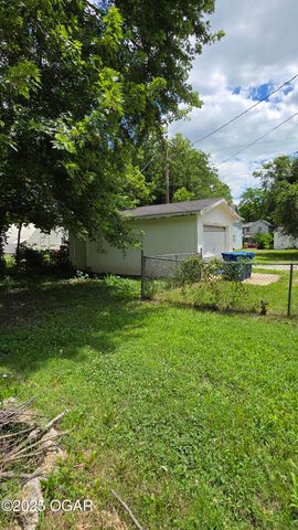819 S & 819 1/2 Connor Avenue, Joplin, MO 64801