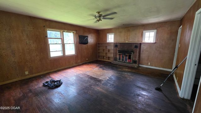 819 S & 819 1/2 Connor Avenue, Joplin, MO 64801