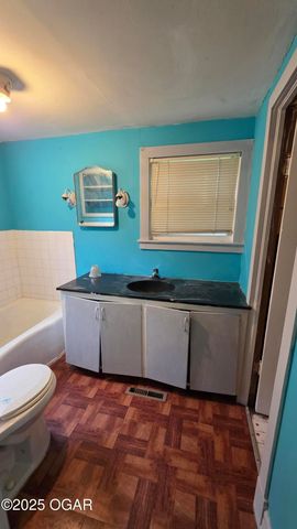 819 S & 819 1/2 Connor Avenue, Joplin, MO 64801