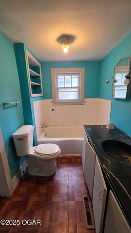 819 S & 819 1/2 Connor Avenue, Joplin, MO 64801