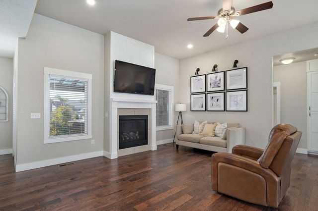 1419 N Rich Hill Circle, Nixa, MO 65714