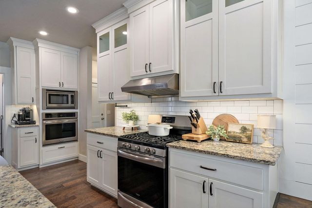 1419 N Rich Hill Circle, Nixa, MO 65714