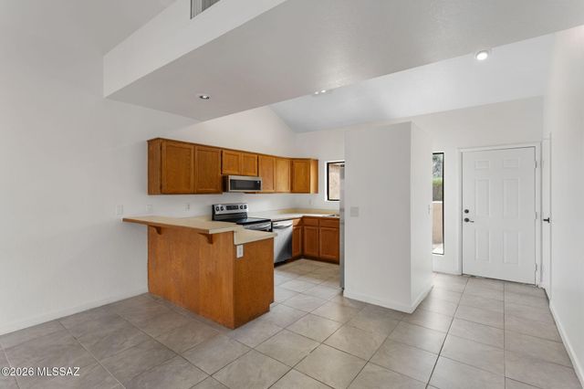2945 E Windsor Street, Tucson, AZ 85716