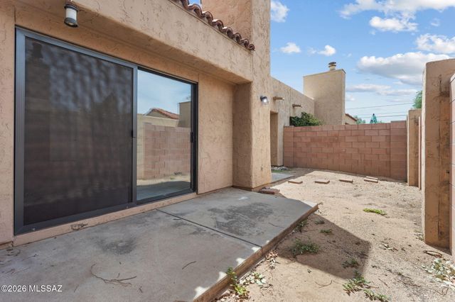 2945 E Windsor Street, Tucson, AZ 85716