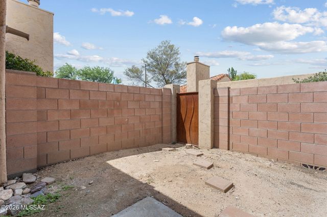 2945 E Windsor Street, Tucson, AZ 85716