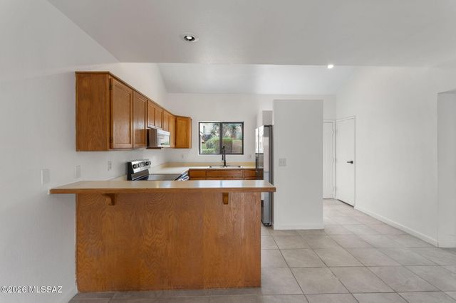 2945 E Windsor Street, Tucson, AZ 85716