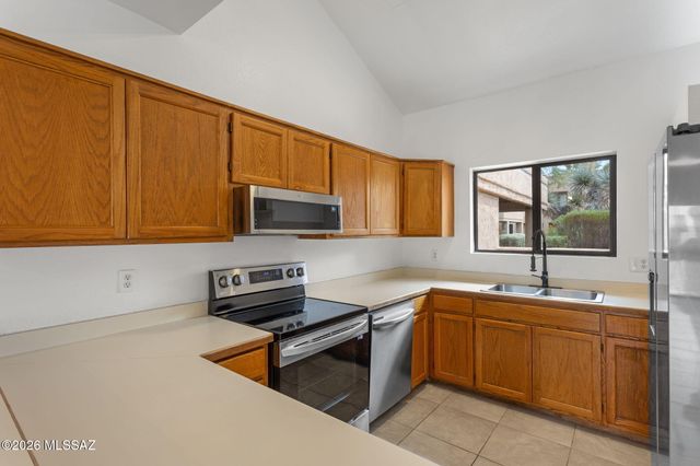 2945 E Windsor Street, Tucson, AZ 85716