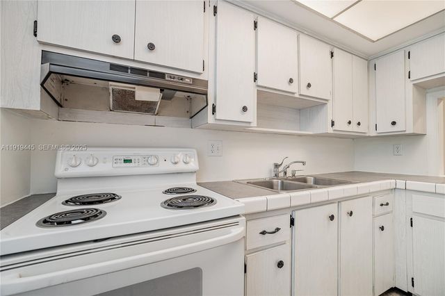 5800 Margate Blvd 812-8, Margate, FL 33063