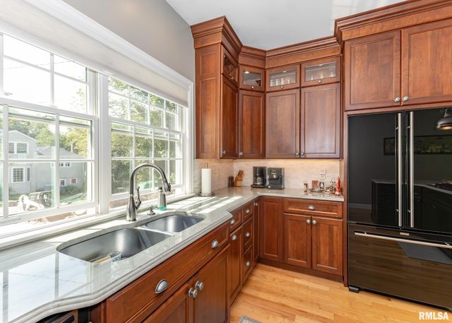 4510 5TH Avenue, Moline, IL 61265