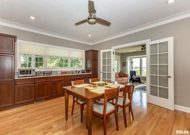 4510 5TH Avenue, Moline, IL 61265