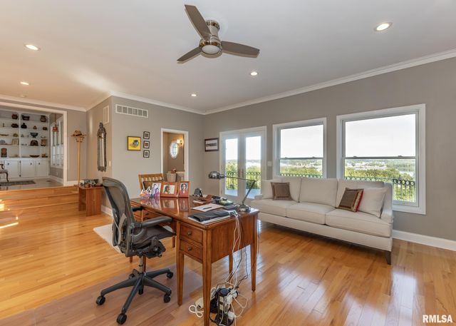 4510 5TH Avenue, Moline, IL 61265