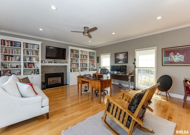 4510 5TH Avenue, Moline, IL 61265