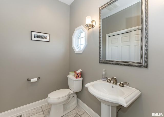 4510 5TH Avenue, Moline, IL 61265