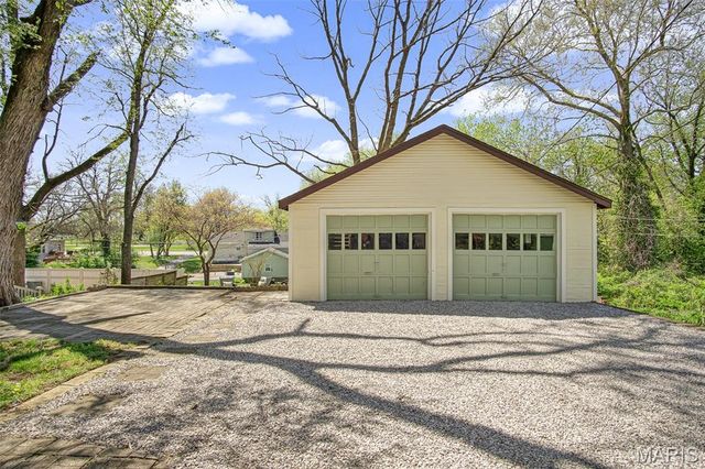 725 Park Avenue, Belleville, IL 62220