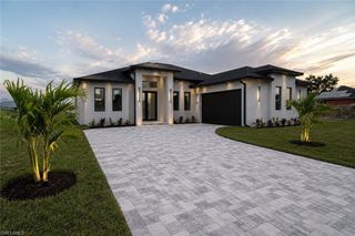 618 NE 12th ST, Cape Coral, FL 33909