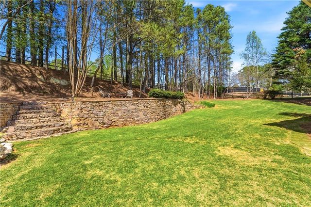 5384 Whitaker Trail NW, Acworth, GA 30101