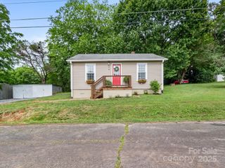 58 Poplar Drive SW, Marion, NC 28752