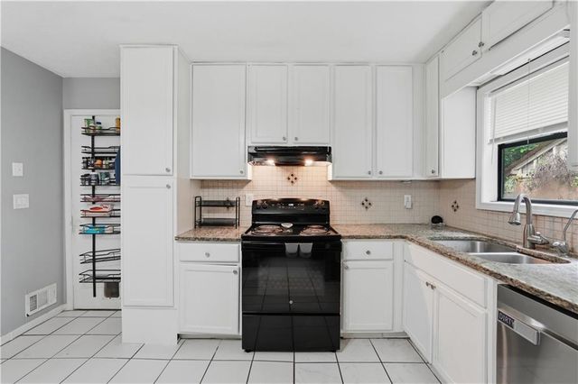 312 Hardwood Lane, Lawrenceville, GA 30044