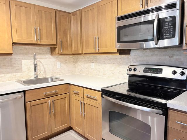 4030 W PALM AIRE Drive 306, Pompano Beach, FL 33069