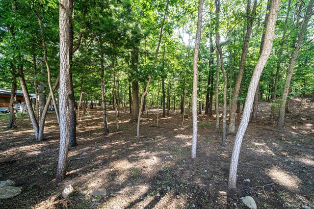 10 Cedar Lane, Medford, NY 11763