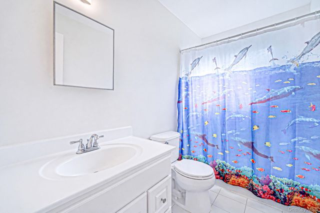 10 Cedar Lane, Medford, NY 11763