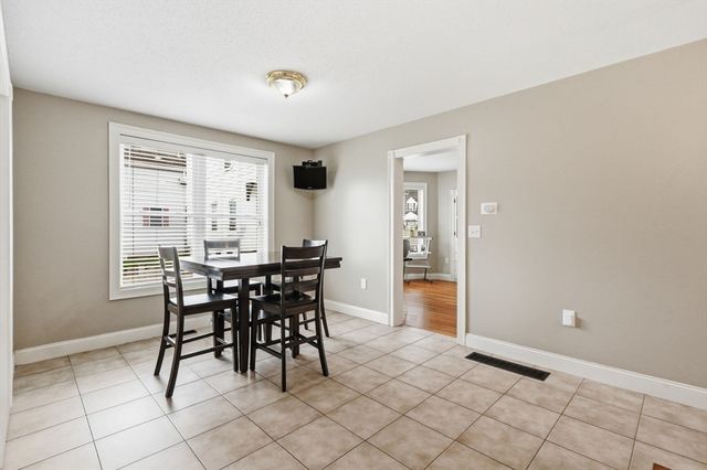 87 Crescent St, Lowell, MA 01851