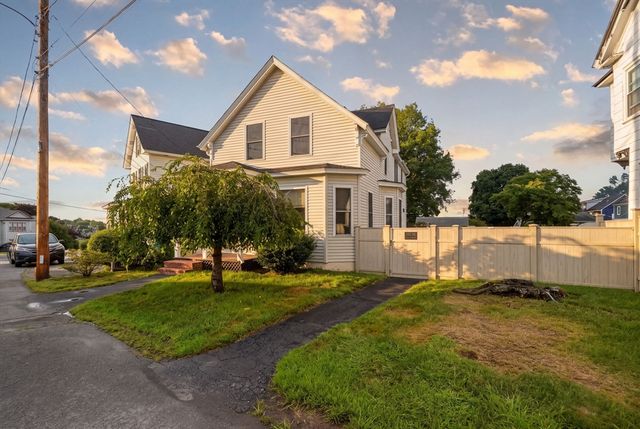87 Crescent St, Lowell, MA 01851