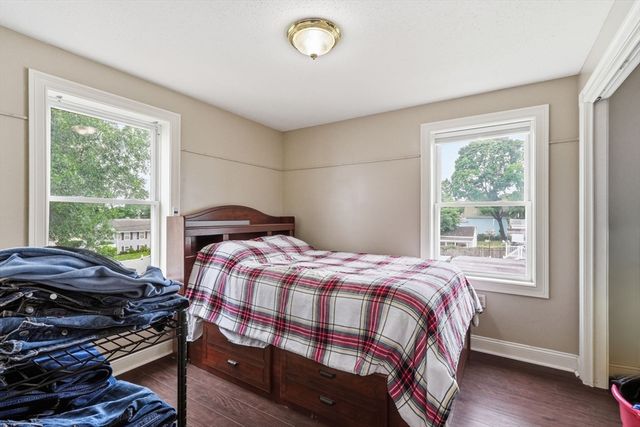87 Crescent St, Lowell, MA 01851
