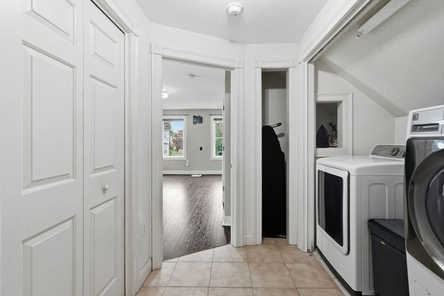 87 Crescent St, Lowell, MA 01851