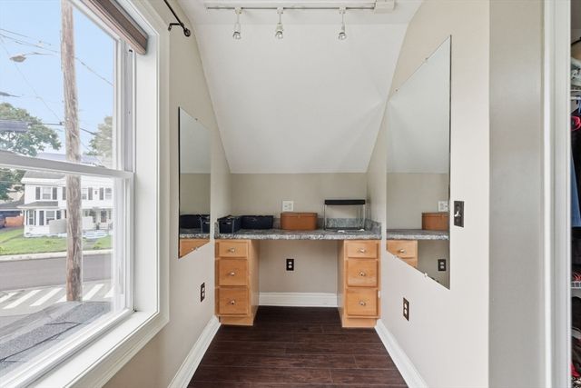 87 Crescent St, Lowell, MA 01851