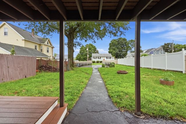 87 Crescent St, Lowell, MA 01851