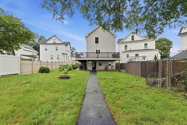 87 Crescent St, Lowell, MA 01851