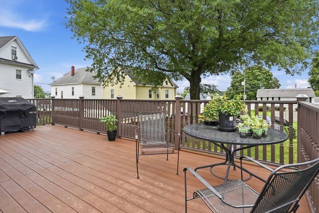 87 Crescent St, Lowell, MA 01851