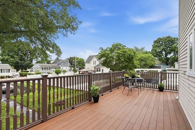 87 Crescent St, Lowell, MA 01851