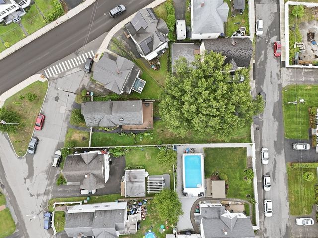 87 Crescent St, Lowell, MA 01851
