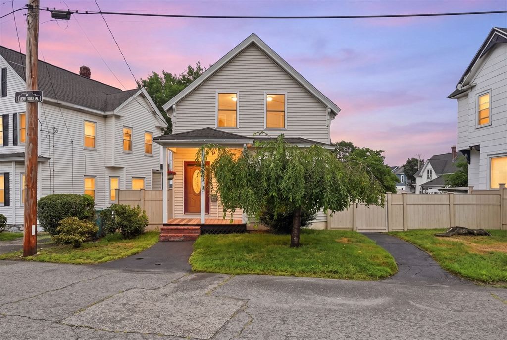 87 Crescent St, Lowell, MA 01851