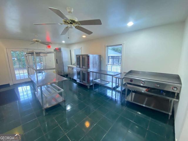 1029 S Elm Street, Commerce, GA 30529