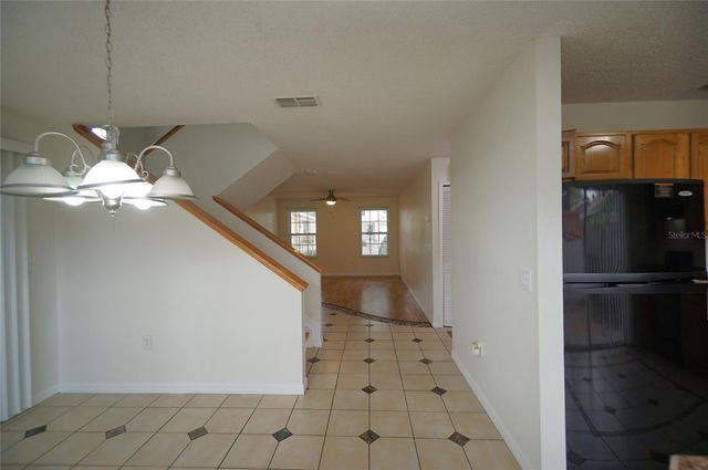 7605 GLADES COURT, Tampa, FL 33637