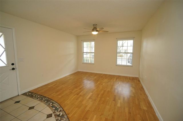 7605 GLADES COURT, Tampa, FL 33637