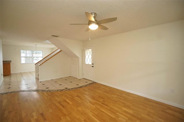 7605 GLADES COURT, Tampa, FL 33637