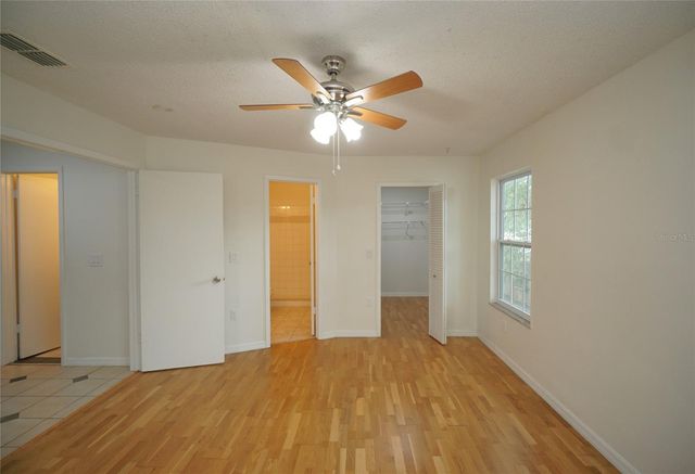 7605 GLADES COURT, Tampa, FL 33637
