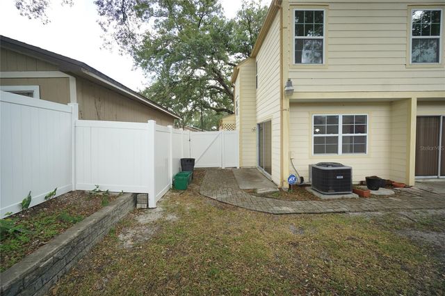 7605 GLADES COURT, Tampa, FL 33637